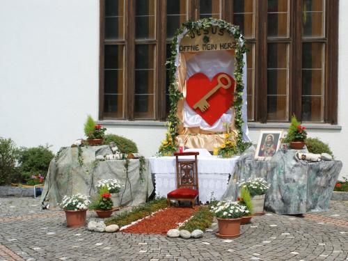 2009-altar-kirche.jpg