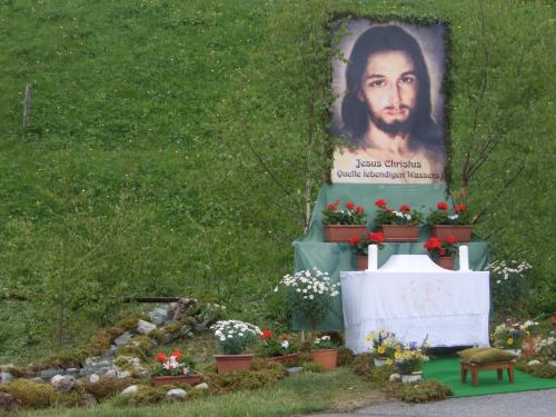 2008-altar-zumoberhaus.jpg
