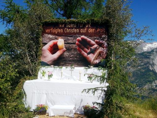2017-altar-wildi.jpg