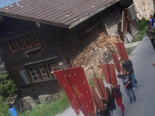 30.rote-rosenkranzfaehnchen.jpg