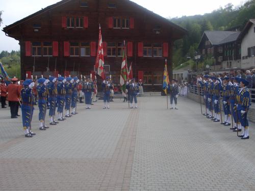9.vor-der-fahnenuebergabe.jpg