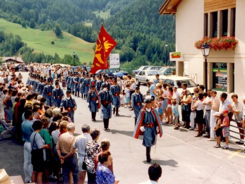 uniformeinweihung-1992-zuhavenr-leuk-susten.jpg