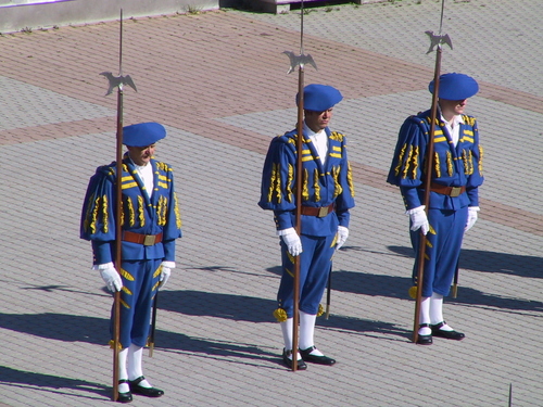 Landsknechte in Achtung-Stellung